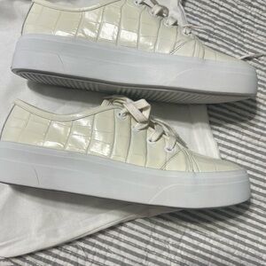 Via Spiga Cream w White soles NEW